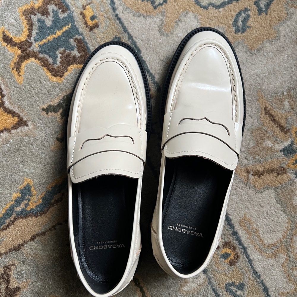 Brand new Vagabond white Alex loafers size 36/USA 6